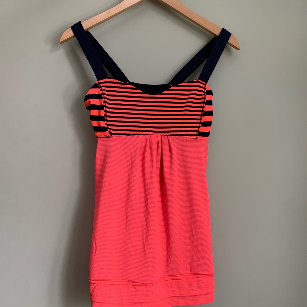 Lululemon workout top